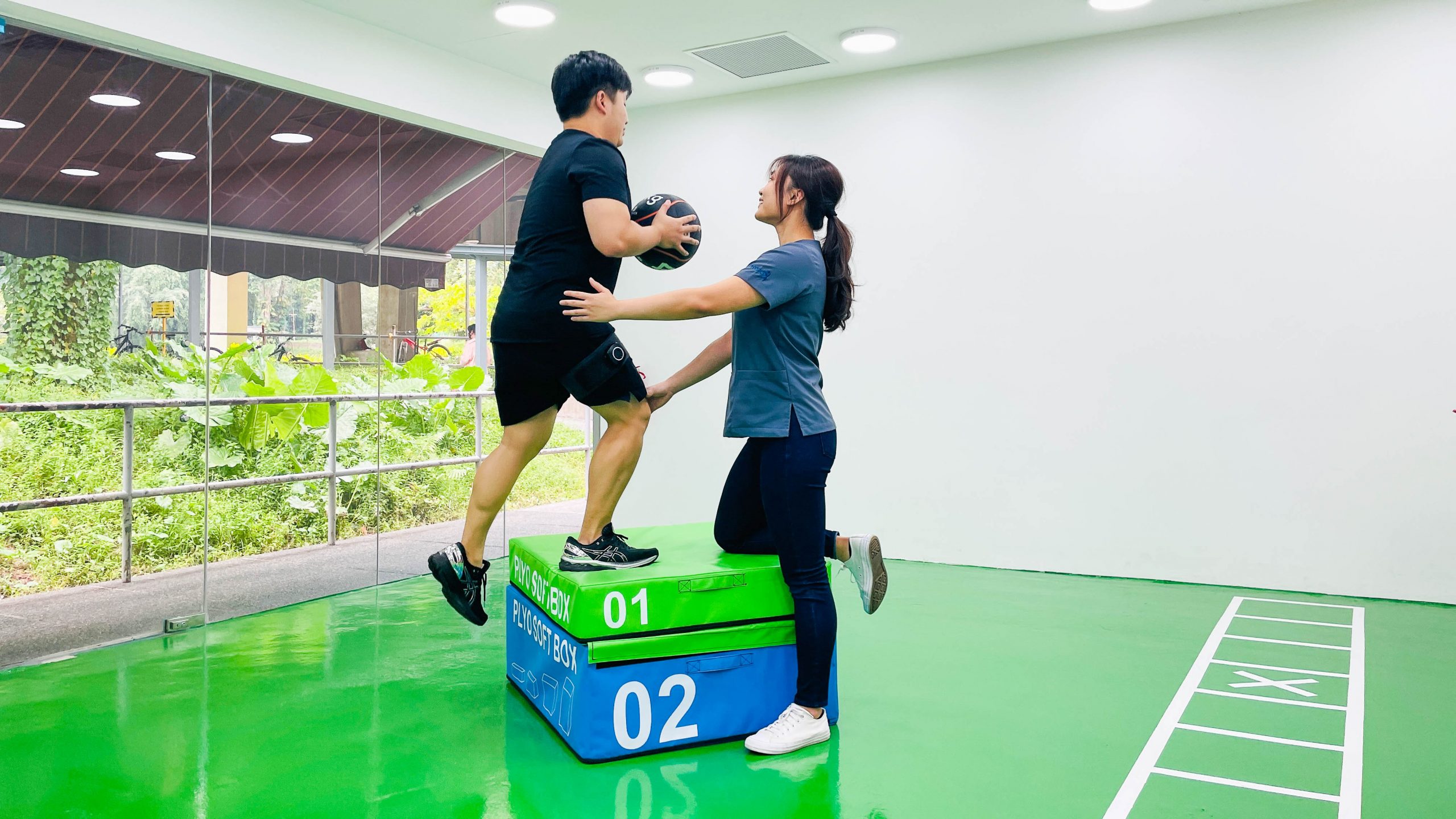 Step up with medicine ball and BFR for knee pain